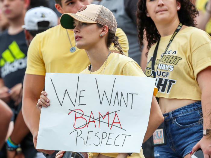 ucf-fans-respect-sign.jpg